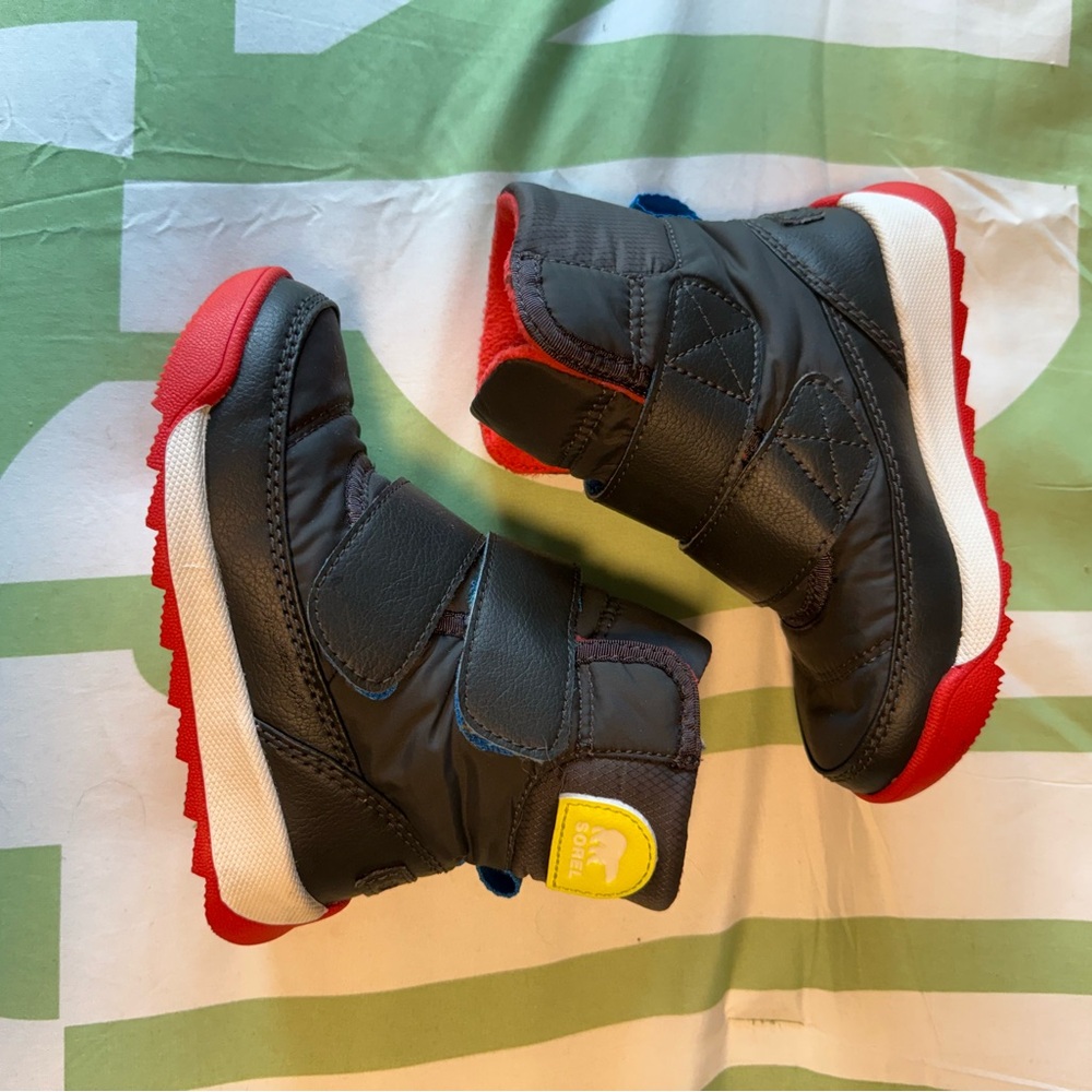 Sorel Black and Red Winter Boots toddler size 8